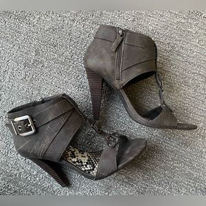 EUC Gianni Bini Heels